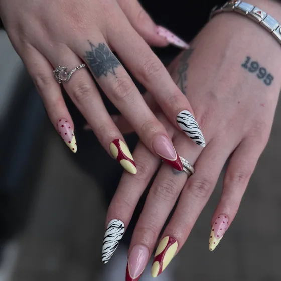 Long nails with hand-painted animal print