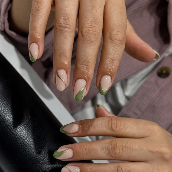 Pastel nails with fine line detail